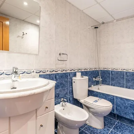 & Pool - Modern Flat Near The Port With Parking Apartment *