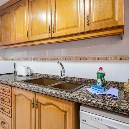 & Pool - Modern Flat Near The Port With Parking Apartment
